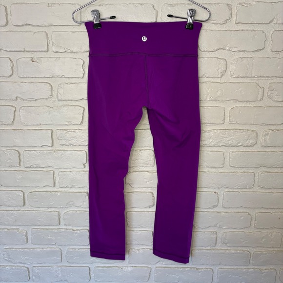 lululemon athletica Pants - Lululemon Purple Cropped Athletic Legging Women's Size 4